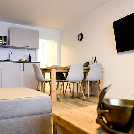 Smart Haus Brilliant 606 Apartment